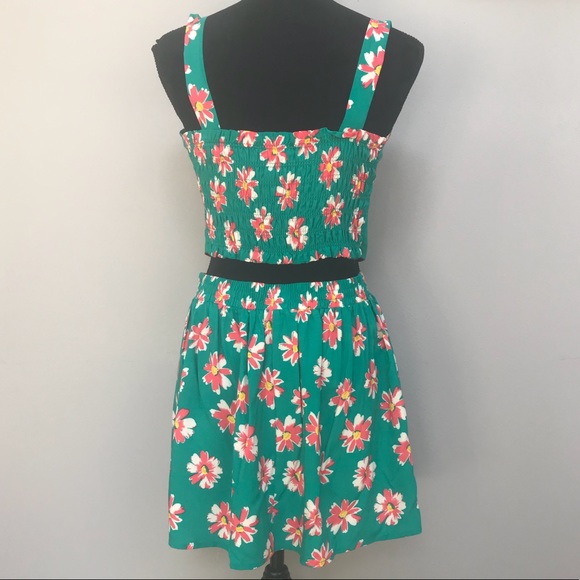 Floral Crop Top and Skirt Set - Picture 5 of 7